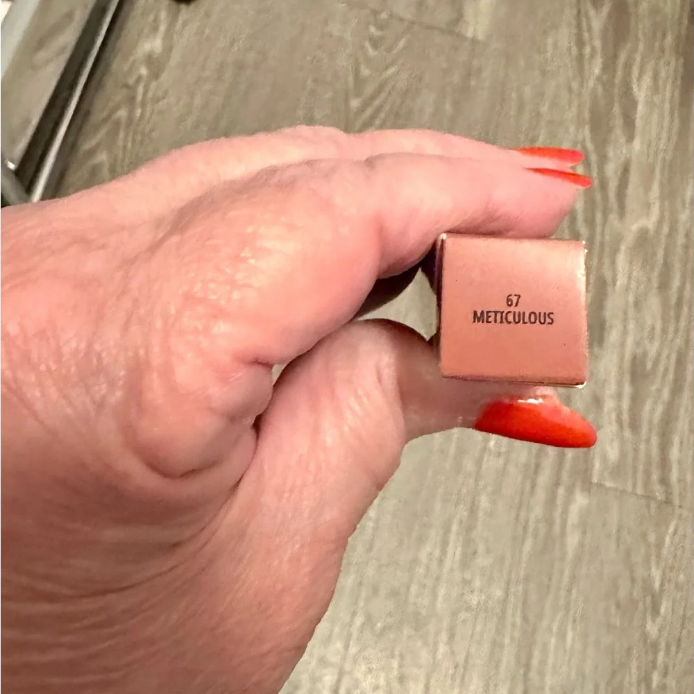 MAC Locked Kiss 24HR Lipstick (Meticulous) NEW - Picture 4 of 11